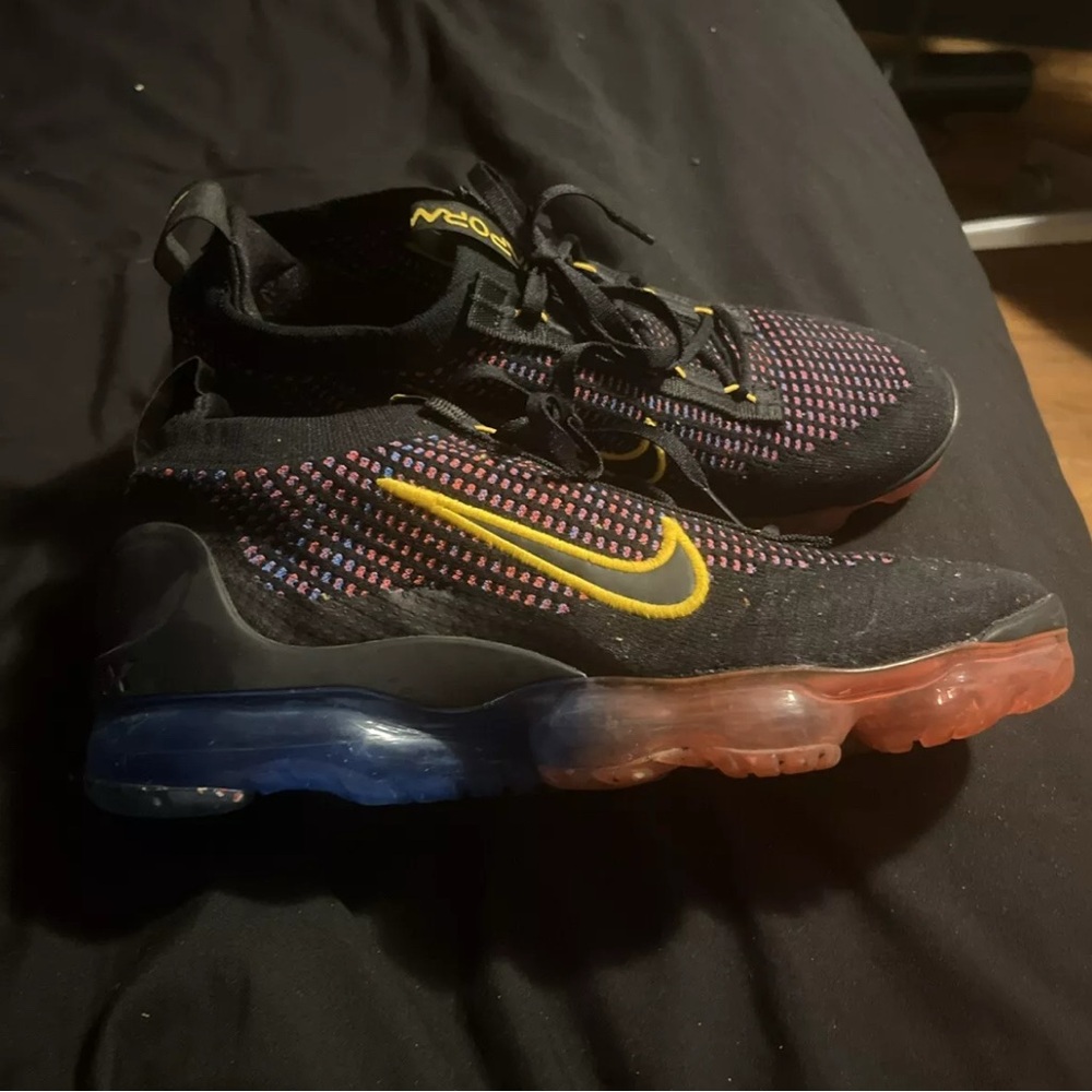 NIKE Men’s Air VaporMax 2021 FK 'Black Photo Blue Crimson Gold' Running Size 10
